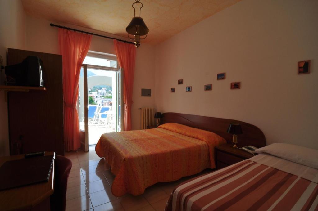 Hotel Terme Rosaleo Casamicciola Terme Room photo